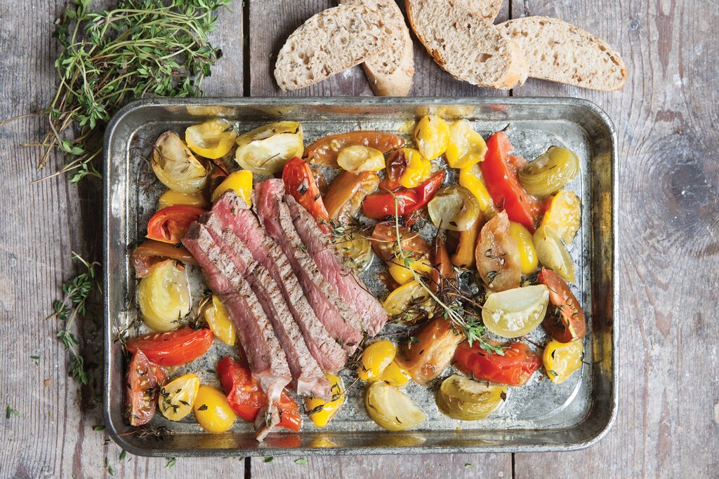 Gemarineerde biefstuk met geroosterde tomatensalade recept 24Kitchen